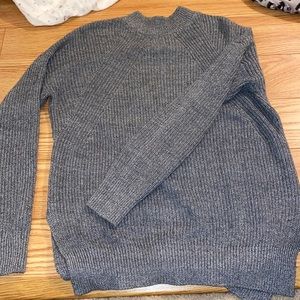 Gray Sweater. size xs